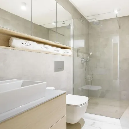 Διαμέρισμα Golden Z Dostepem Do Basenow,jacuzzi,strefy Saun- Pinea Pobierowo-sannel For Rent Pobierowo